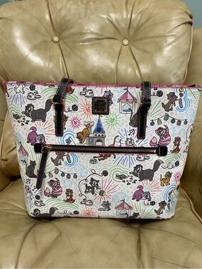 LKNW Dooney & Bourke Disney Cats Sketch Large Tote Bag Figaro Aristocats